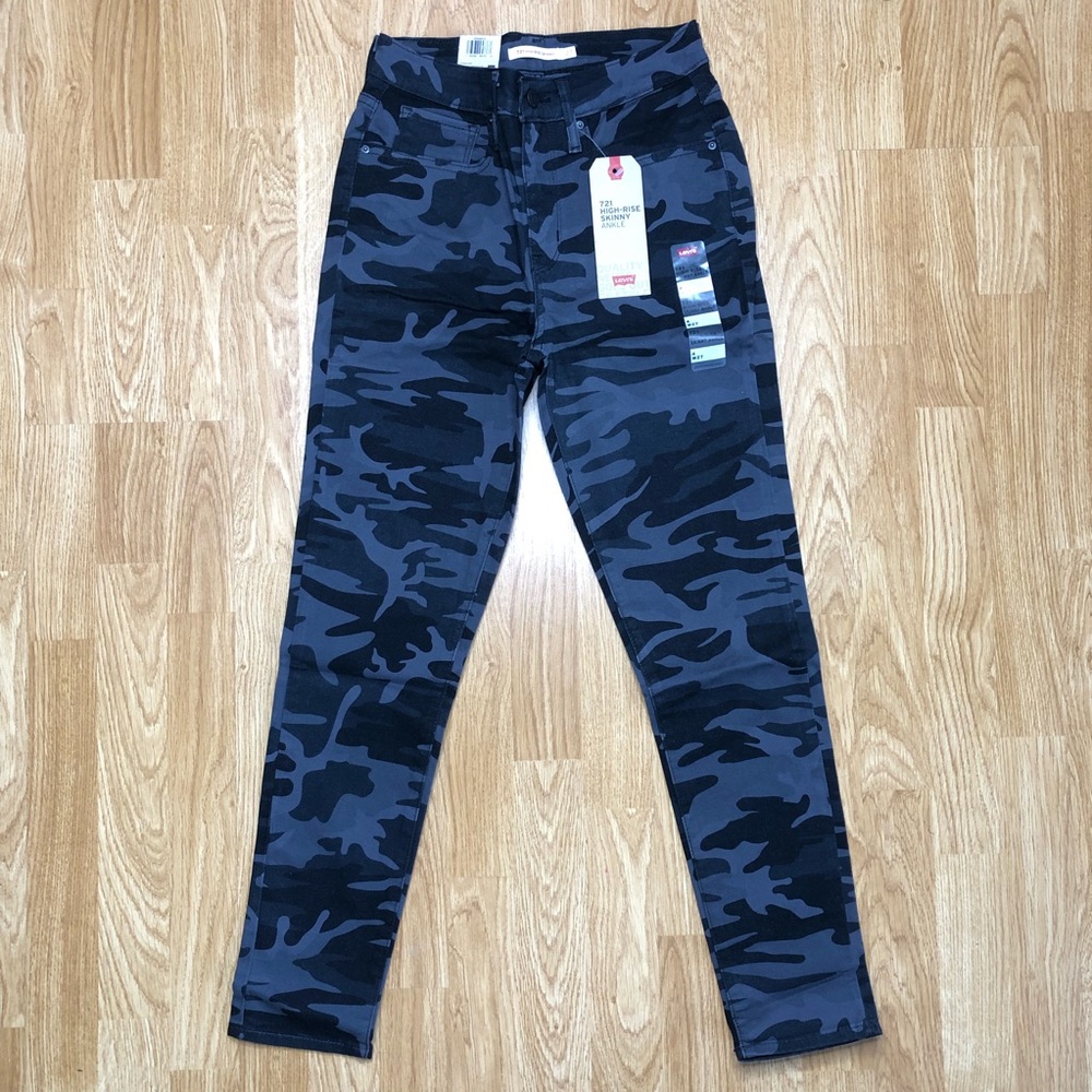 NWT Levis 721 womens black camo high rise skinny ankle jeans size 4 W27